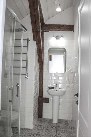 Отель HOTEL N°10 Львов Семейный номер-3