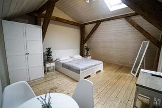 Отель HOTEL N°10 Львов Семейный номер-8