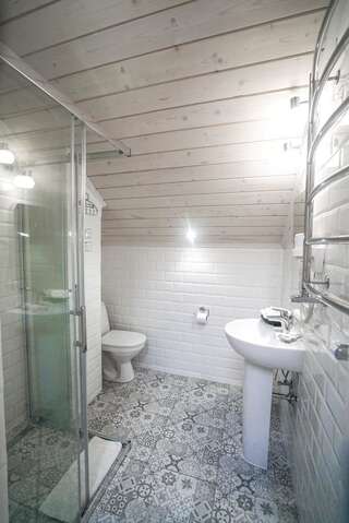 Отель HOTEL N°10 Львов Семейный номер-13