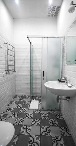 Отель HOTEL N°10 Львов Стандартный двухместный номер с 1 кроватью или 2 отдельными кроватями-10