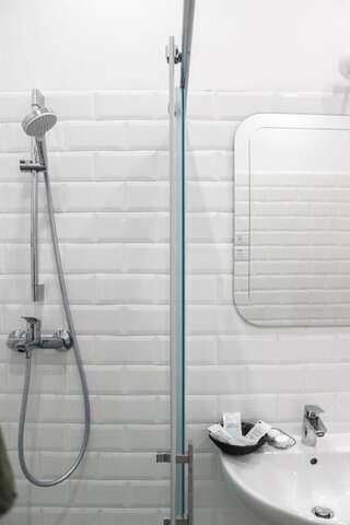 Отель HOTEL N°10 Львов Стандартный двухместный номер с 1 кроватью или 2 отдельными кроватями-12